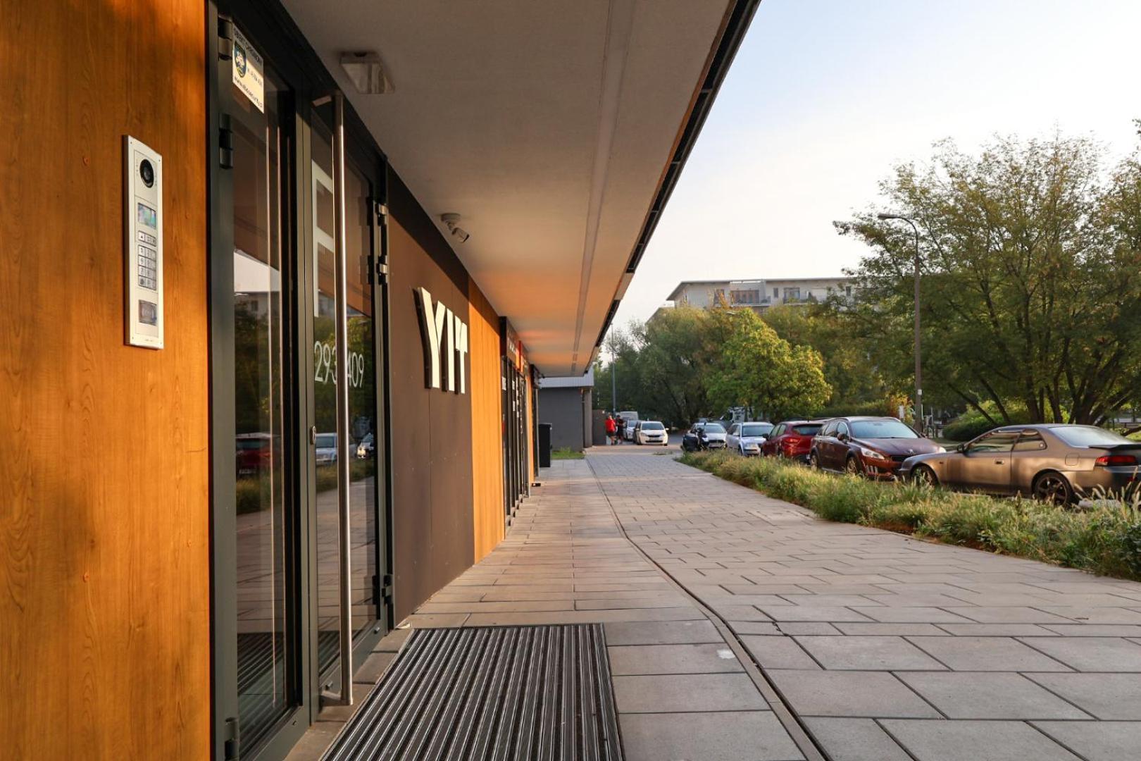 Premium Studio Klobucka Airport Varşovia Exterior foto